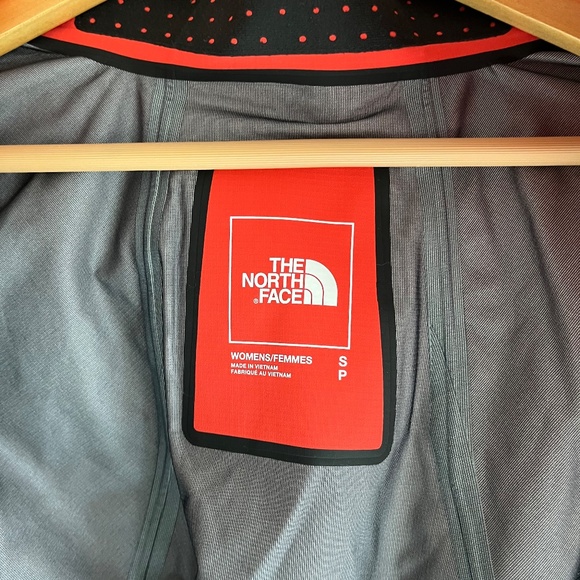 The North Face Women's Purist DryVent Shell Ski Jacket - Picture 2 of 6